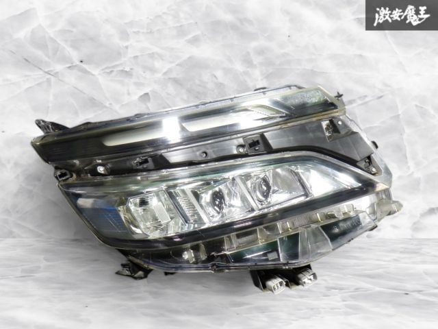 点灯OK 人気商品！ ☆即発送☆ トヨタ純正 ZRR80W ZRR85W ヴォクシー 後期 LED ヘッドライト 右 右側 運転席 ICHIKOH 28-240 打刻:D