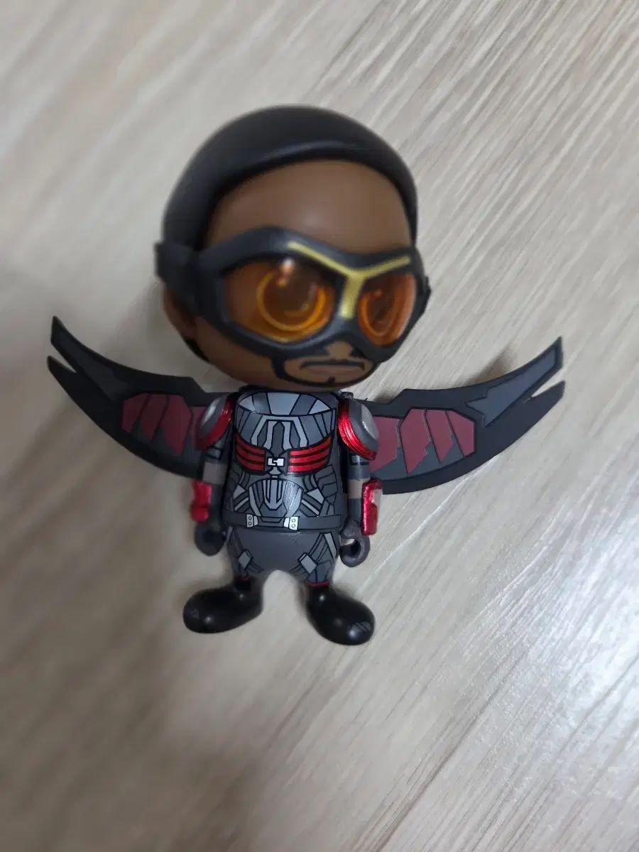 figura del halcón maravilla