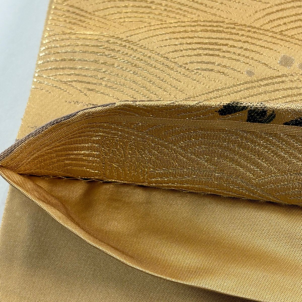 袋帯 名品 じゅらく 落款 蟹 波 金糸 箔 山吹茶色 六通 正絹 【中古】