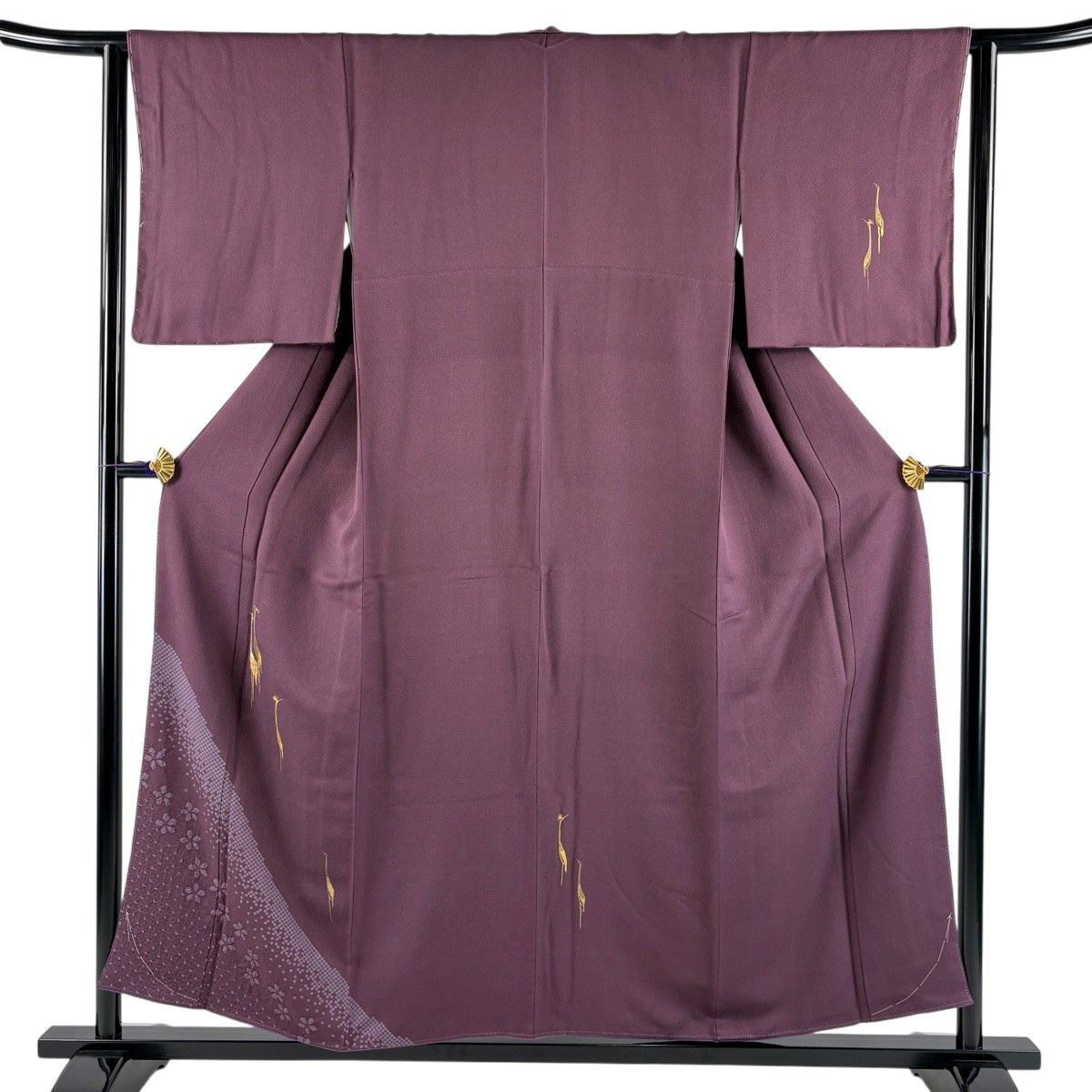 【美品】 付下げ 身丈154cm 裄丈62.5cm S 袷 やまと 鶴 花 金糸 絞り 紫 正絹 秀品 【中古】 6,600円