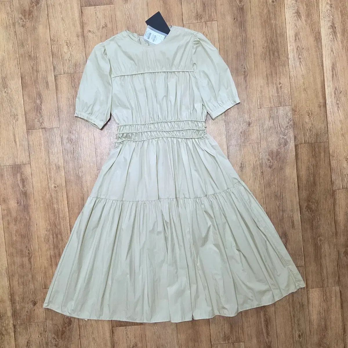 エボニーアイズ(THE EBONYEYES) シャーリングワンピース フリーサイズ 新品