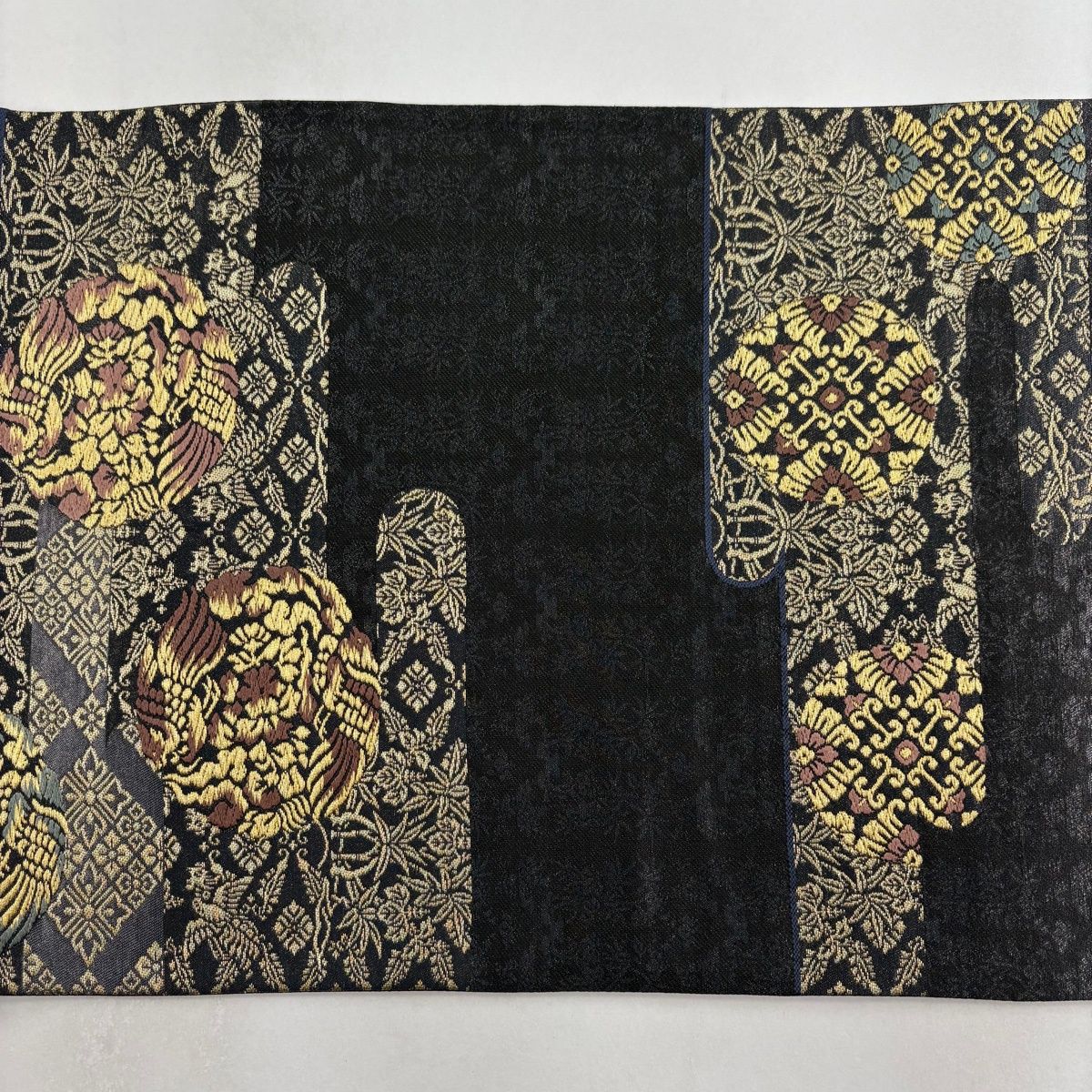 【美品】 袋帯 秀品 霜鳥忍の世界 彩り天目 ヱ霞 花鳥 金糸 黒灰 六通 正絹 【中古】 【美品】 袋帯 秀品 霜鳥忍の世界 彩り天目 ヱ霞 花鳥 金糸 黒灰 六通 正絹 【中古】