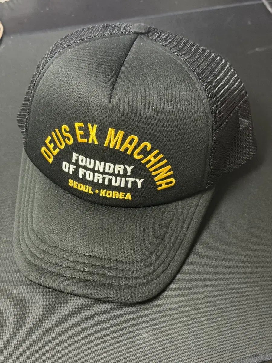 DEUS EX MACHINA ポートゥイティ トラッカー キャップ 8,837円