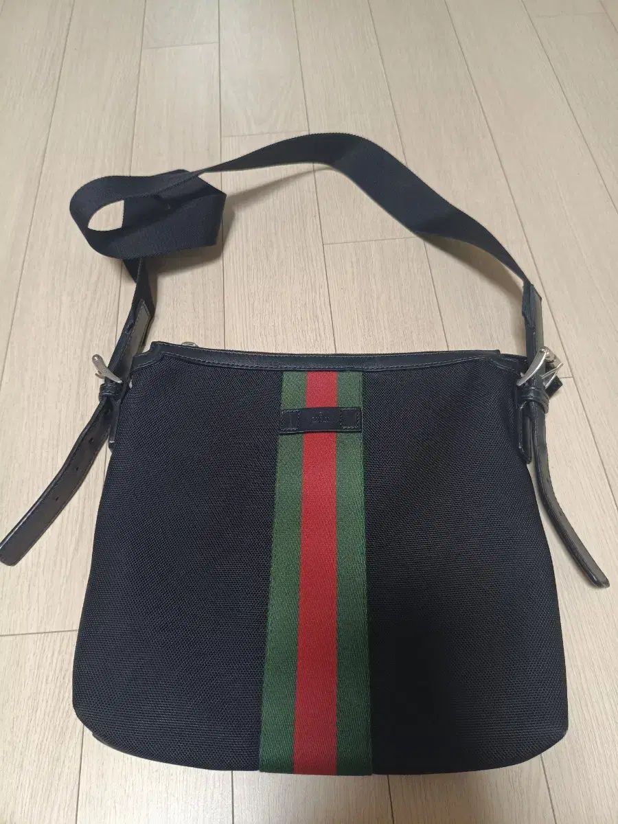 (正規品)グッチ ウェブ メッセンジャー クロスバック