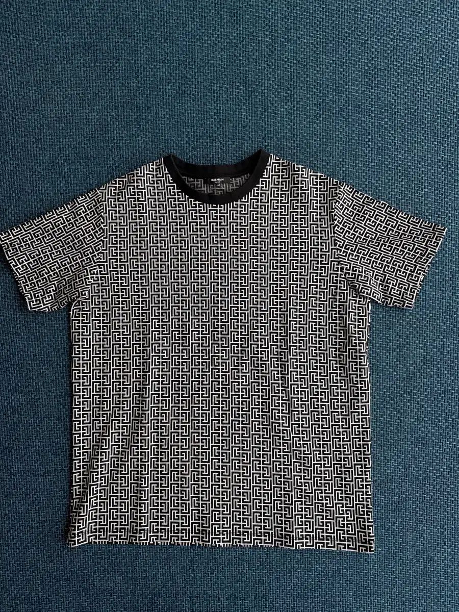 バルマン Tシャツ 出品