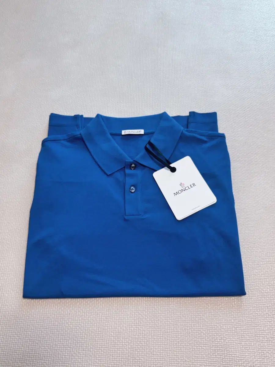 MONCLER カラTシャツ Sサイズ (新品)