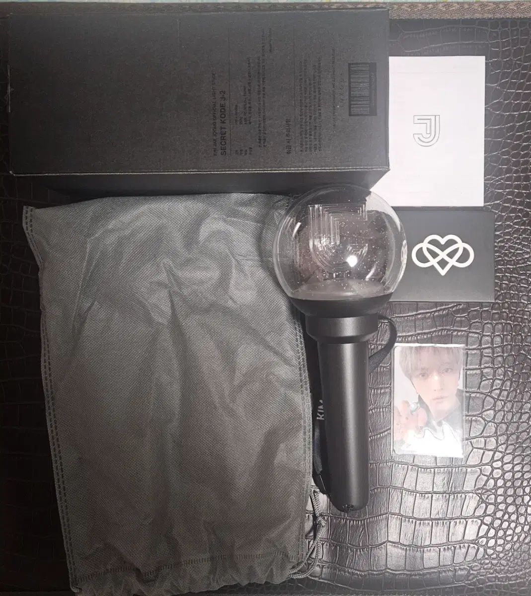 キム・ジェジュン(KIM JAEJOONG) ペンライト 出品 (トレカ 含む)