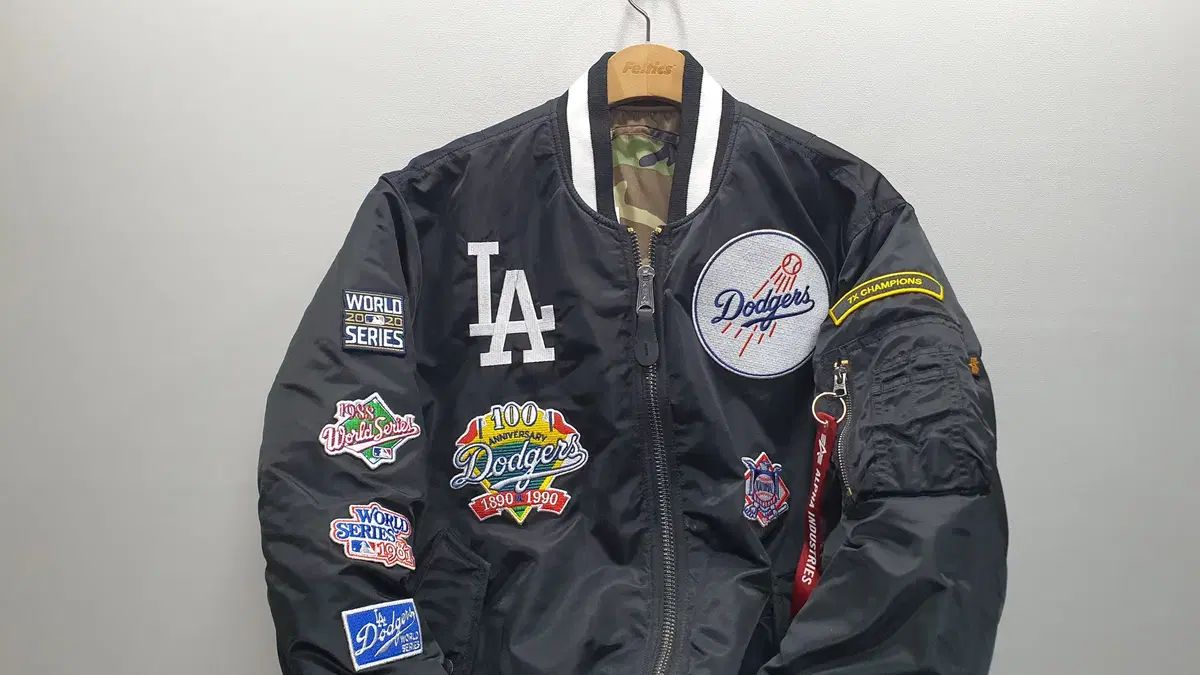 NEW ERA x アルファインダストリーズ LAドジャーズ MA-1 アウター Mサイズ 100程度 20,066円
