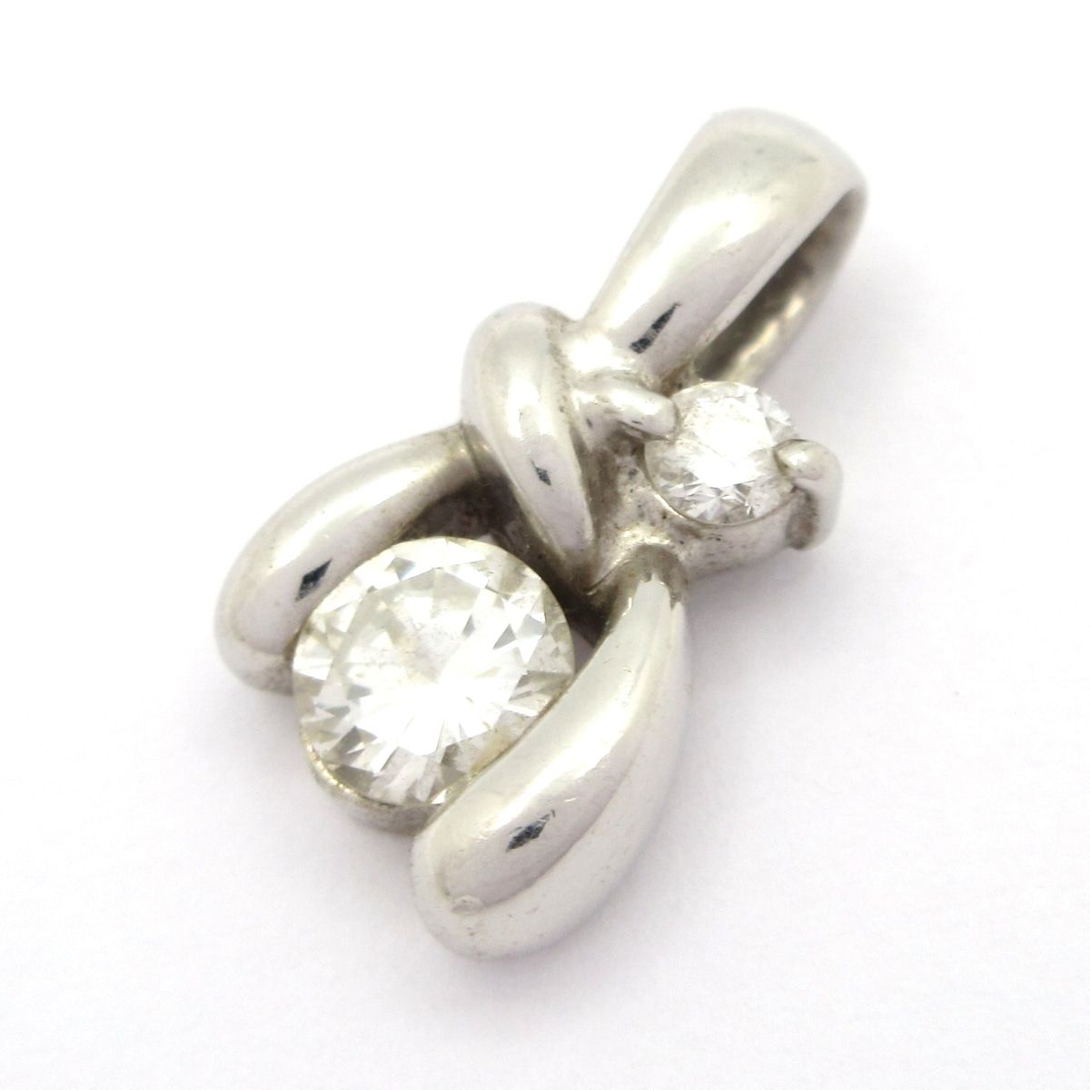 Unbranded(ノーブランド) ペンダントトップ美品 Pt900×ダイヤモンド 2Pダイヤ/0.06ct/0.30ct/総重量2.6g