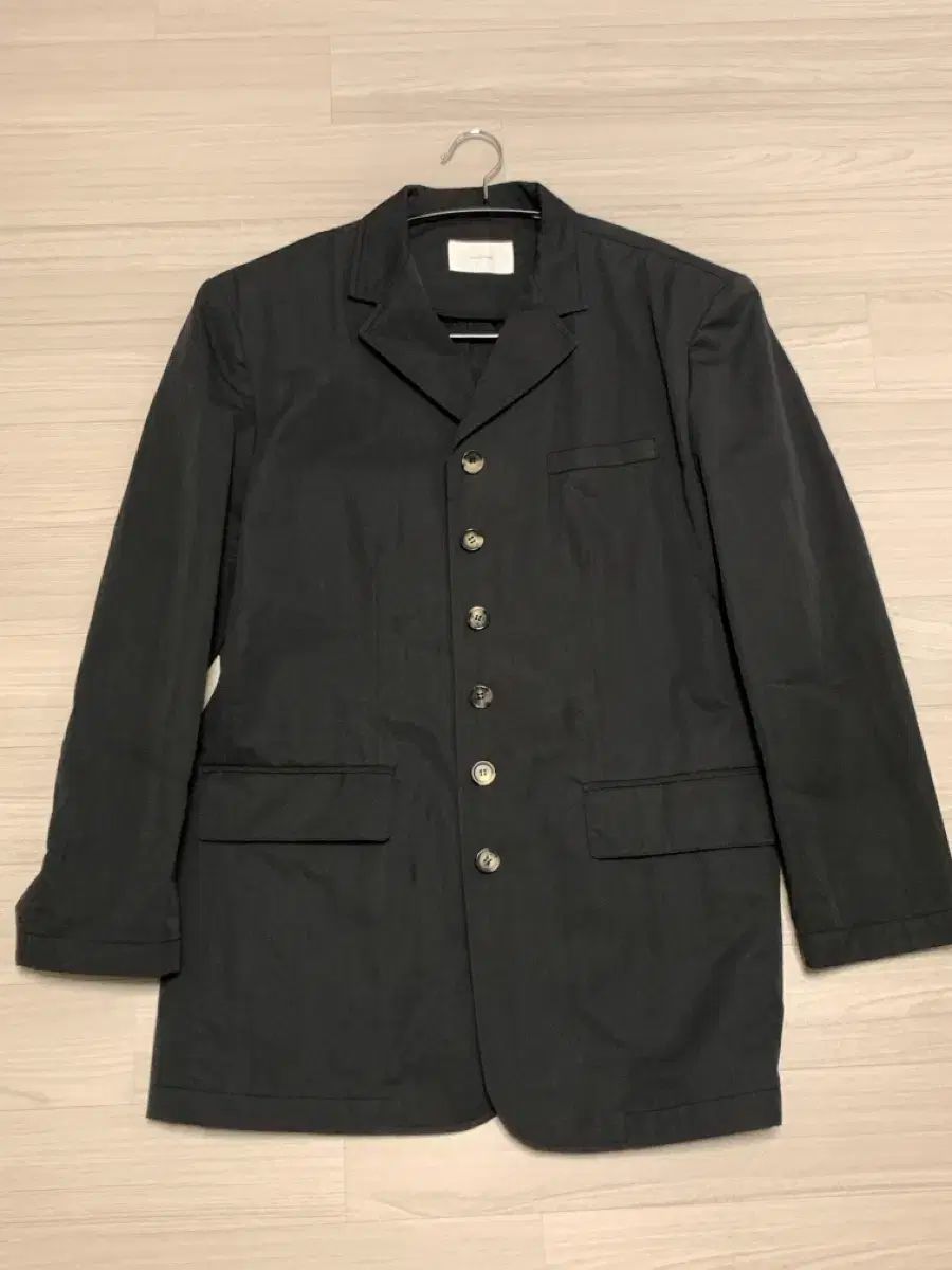 MOONDAL ムンダル BUTTON JACKET (BLACK)