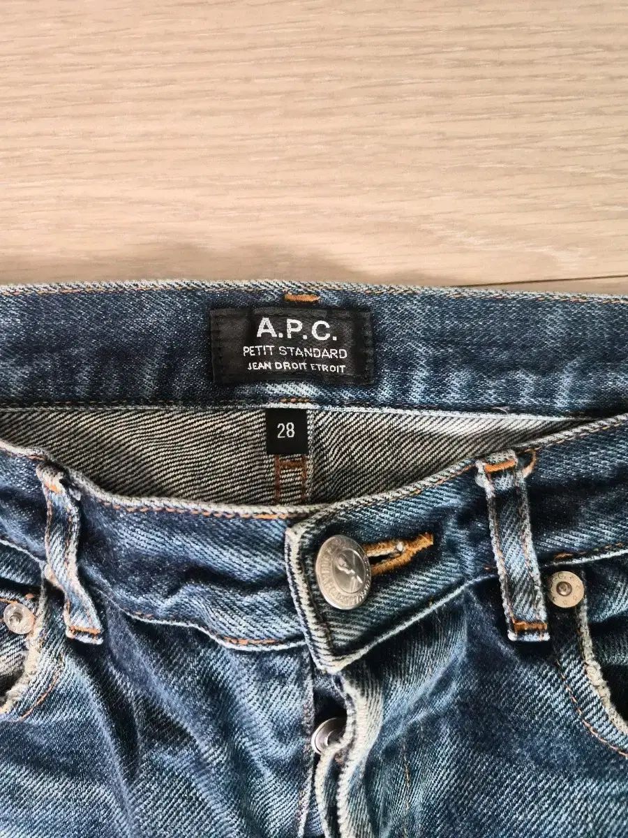 A.P.C. (プチスタンダード) 28