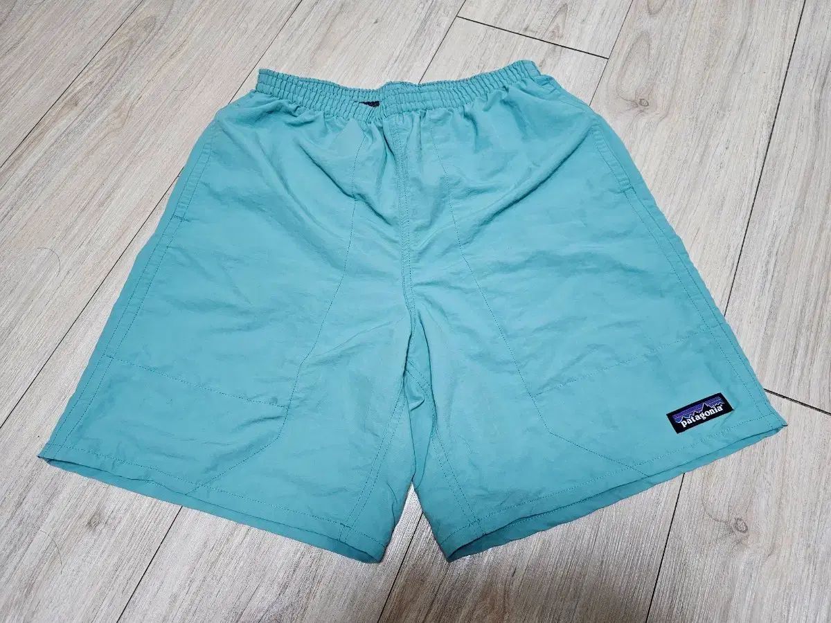 パタゴニア バギーズ ハーフパンツ (ミント) 45000円で出品 6,378円