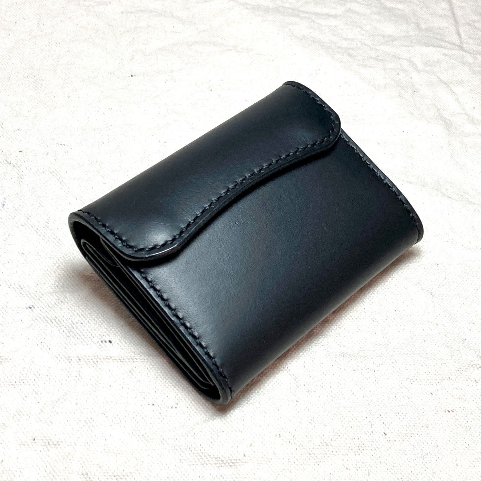 イタリアンレザー 三つ折り財布 ブラック ミニ財布 本革 総手縫い コンパクト財布 小さい財布 メンズ レディース ミニウォレット 黒 14,175円