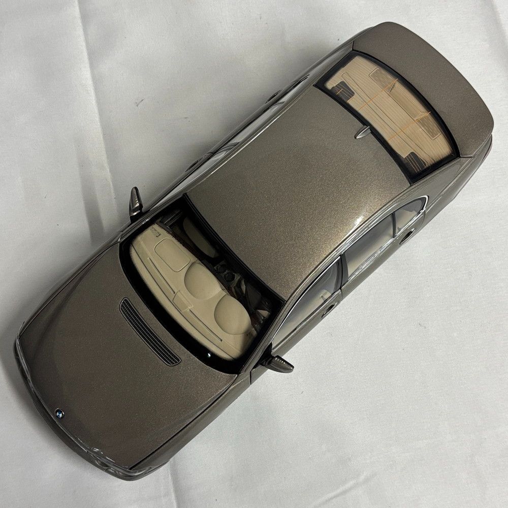 1203◇ミニカー BMW 745i 1/18スケール ゴールド Kyosho 京商 ダイ