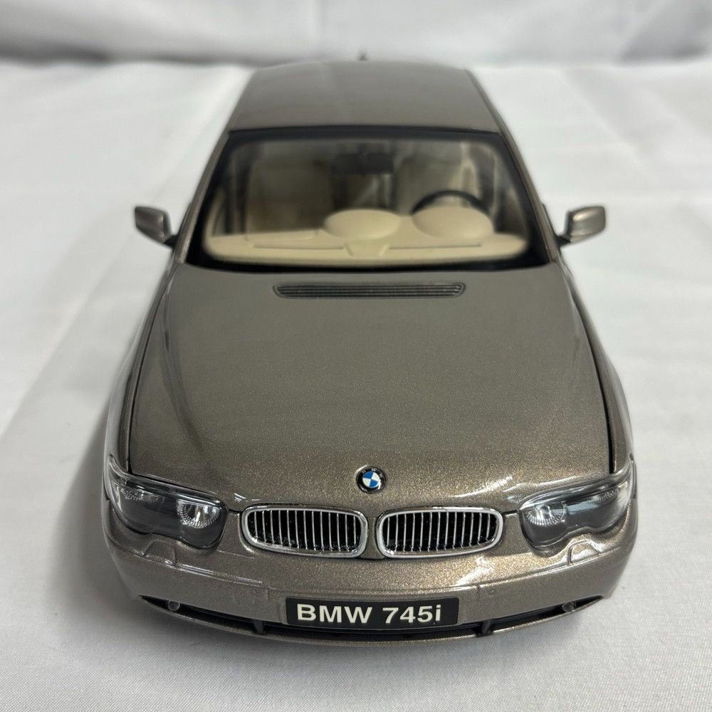1203◇ミニカー BMW 745i 1/18スケール ゴールド Kyosho 京商 ダイ
