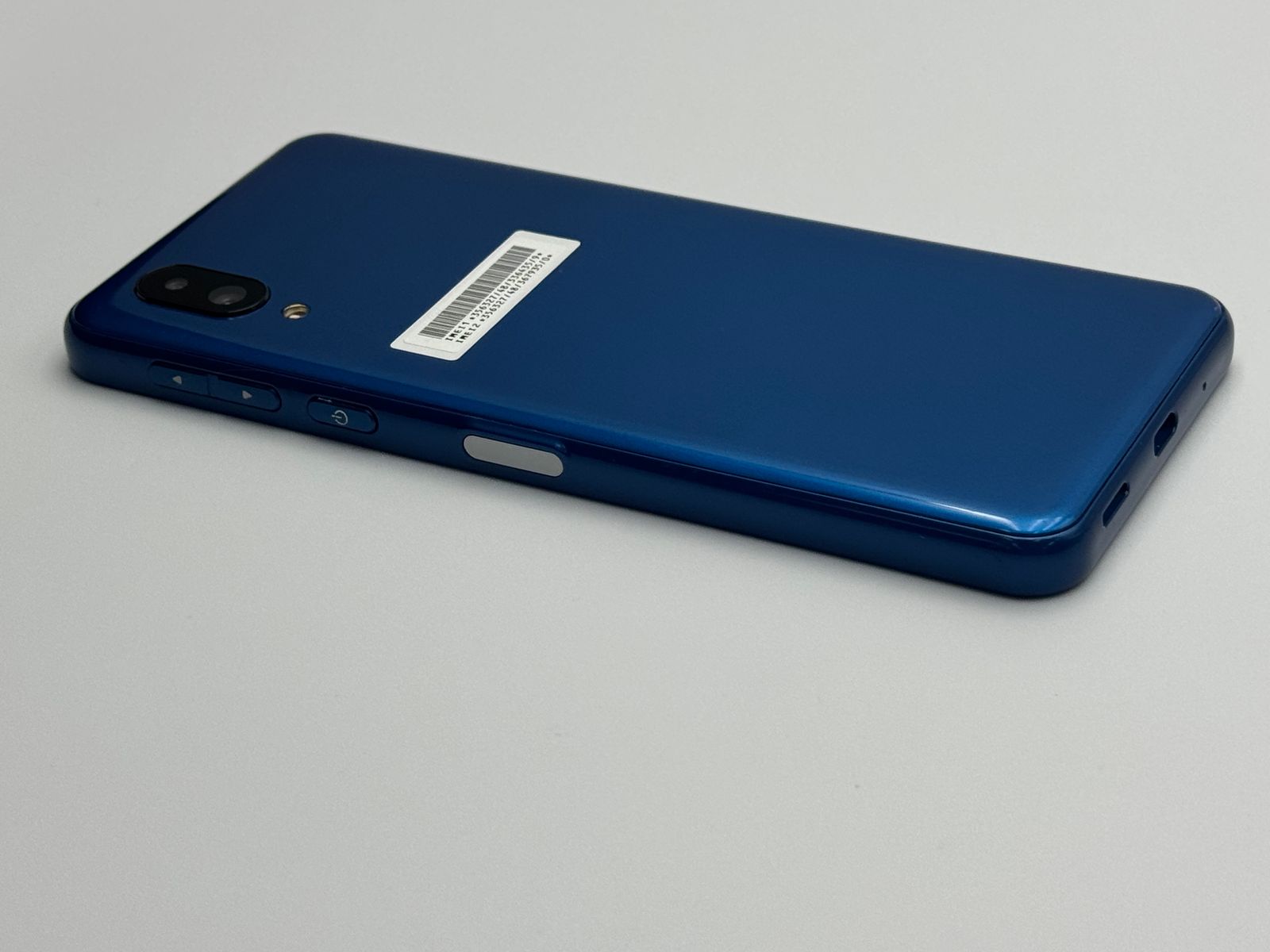 携帯電話、スマートフォン 「シンプルスマホ6」 インディゴブルー 美品