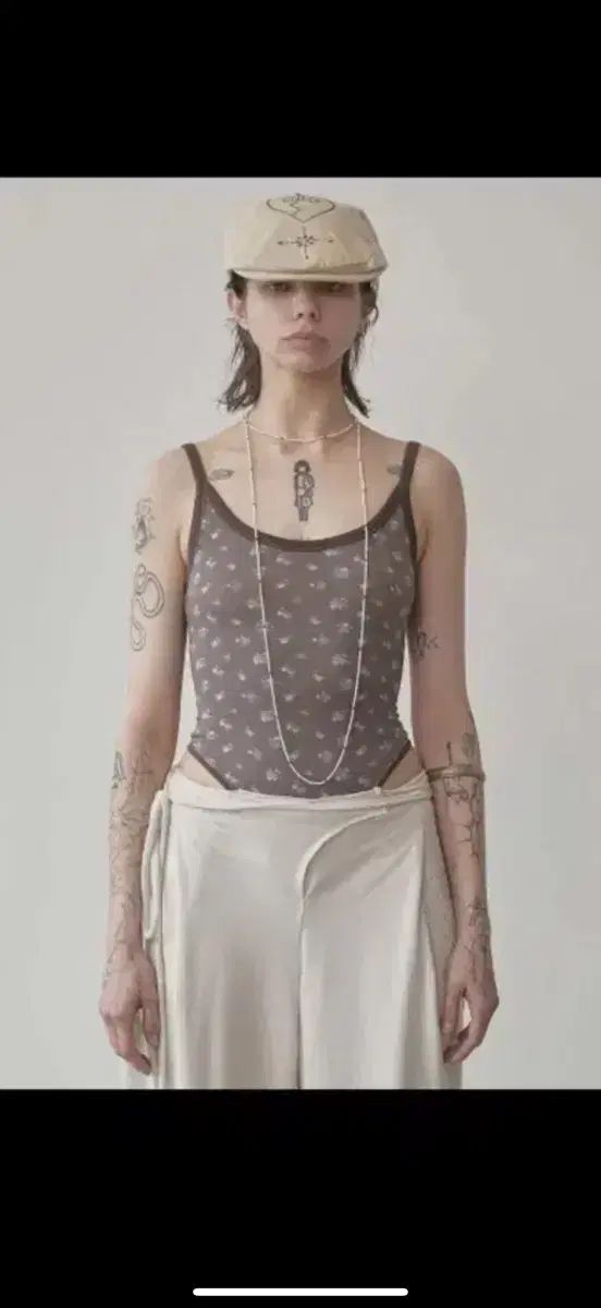新品) SCULPTOR スカルプター Cottage Bodysuit Brown フラワー ボディスーツ ノースリーブ M