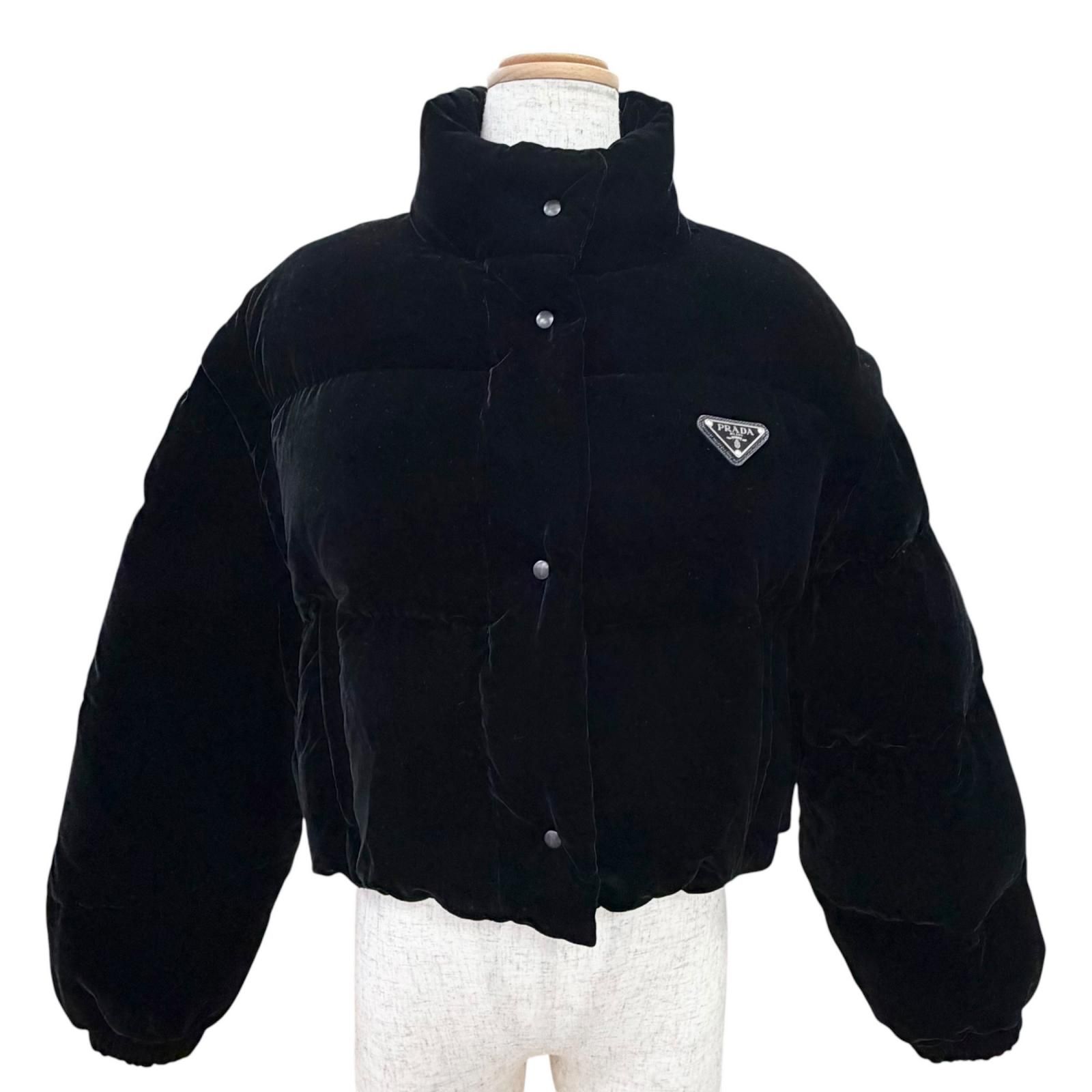 極美品△PRADA プラダ 2023年製 291805 トライアングルロゴ ベルベット クロップド 2WAY ダウンベスト ダウンジャケット 黒 36 正規品