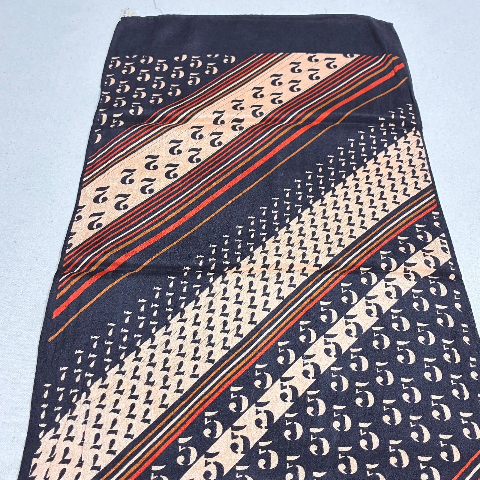 https://assets.mercari-shops-static.com/-/large/plain/2JUaRSuN2zymh7wLr5DjeW.jpg@jpg
