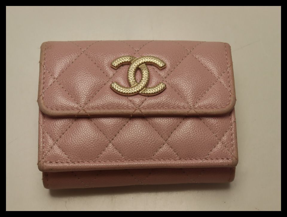 ■シャネル　キャビアスキン　マトラッセ　三つ折り財布　CHANEL■0716ol1605-2M 65,800円