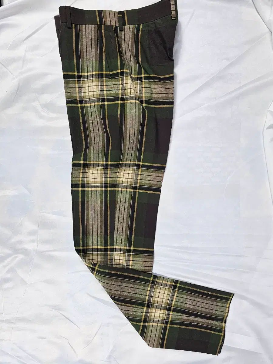 VIVIENNE WESTWOOD シガレット CHECK パンツ 27,838円