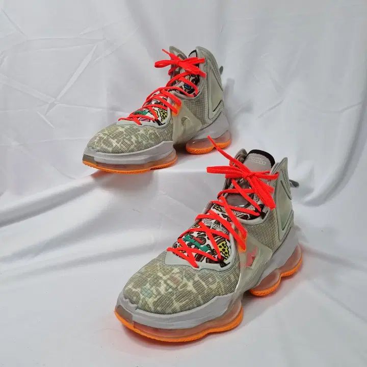 ドゥハヴィンテージ 285 NIKE レブロン 19 RESONANCE pt.1 The Past Ver. プーさん フード バスケットシューズ