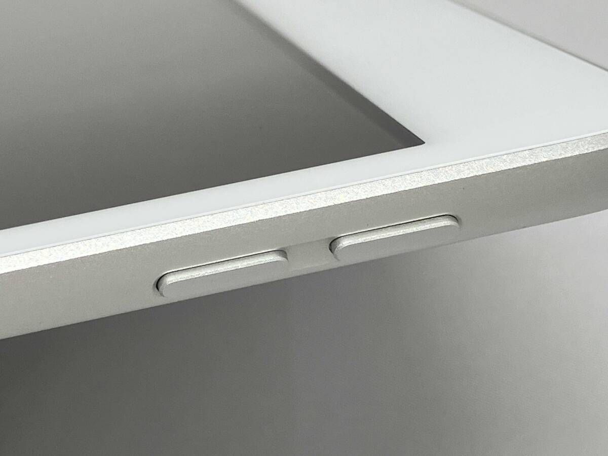 MYLA2J/A iPad Wi-Fi 32GB シルバｰ - メルカリ