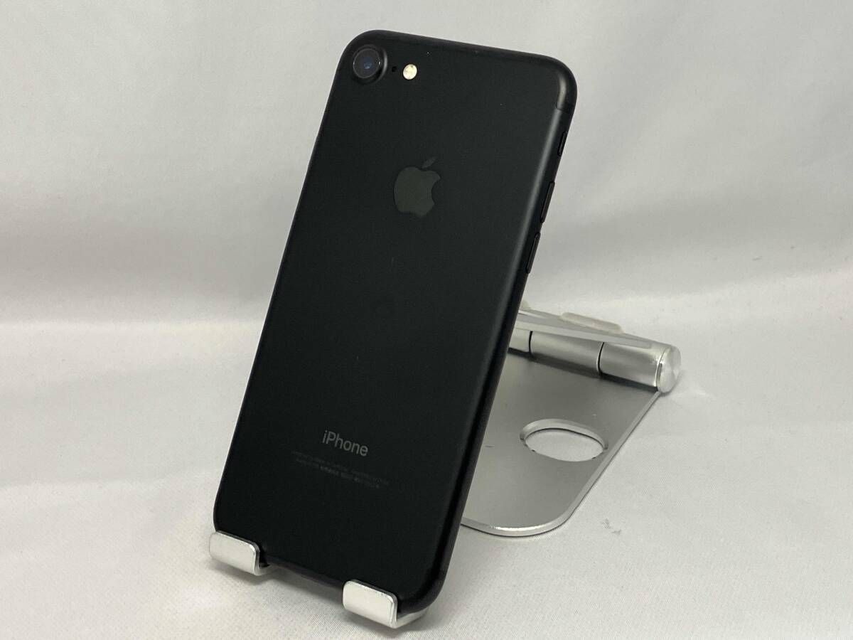au 【SIMロックなし】MNCE2J/A iPhone 7 32GB ブラック au 5,976円