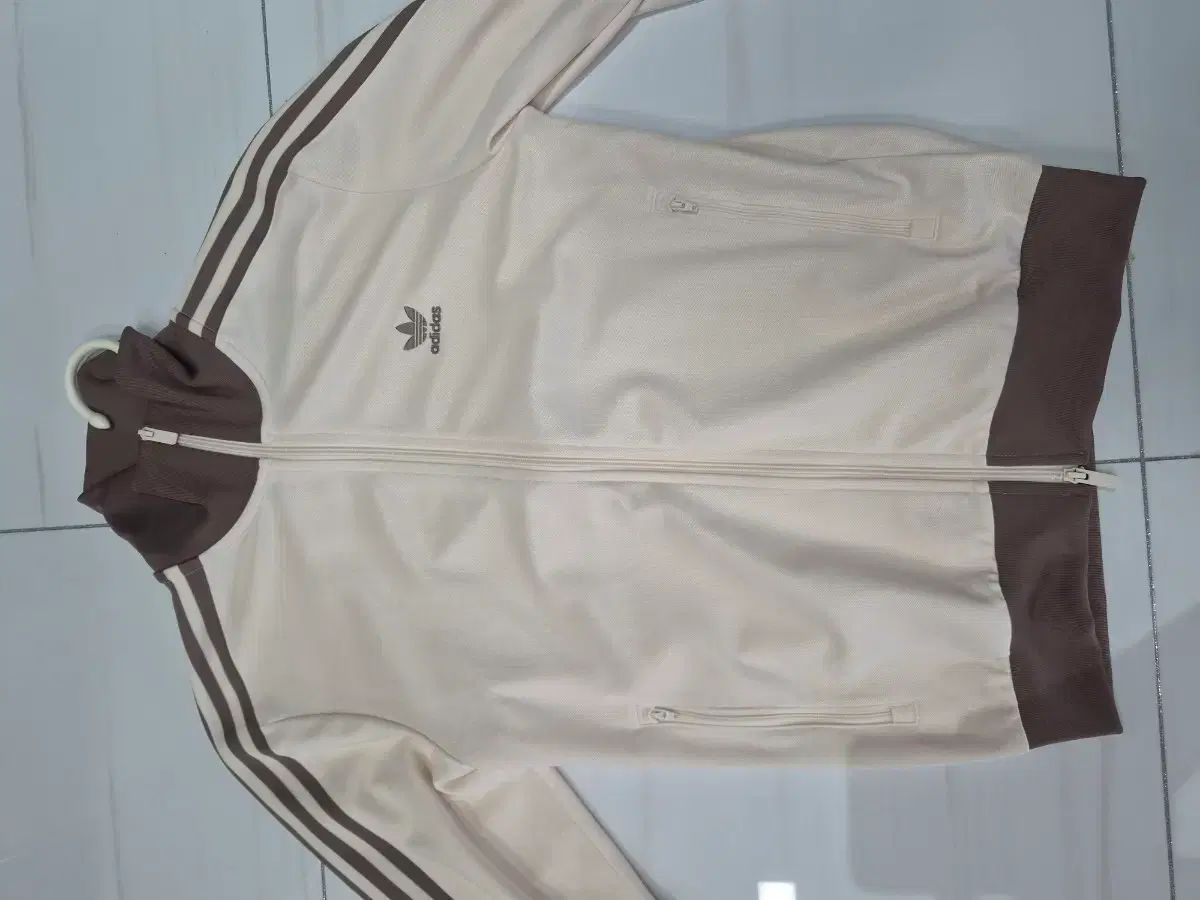 アディダス BECKENBAUER(ベッケンバウアー) トラックジャージ ブラウン