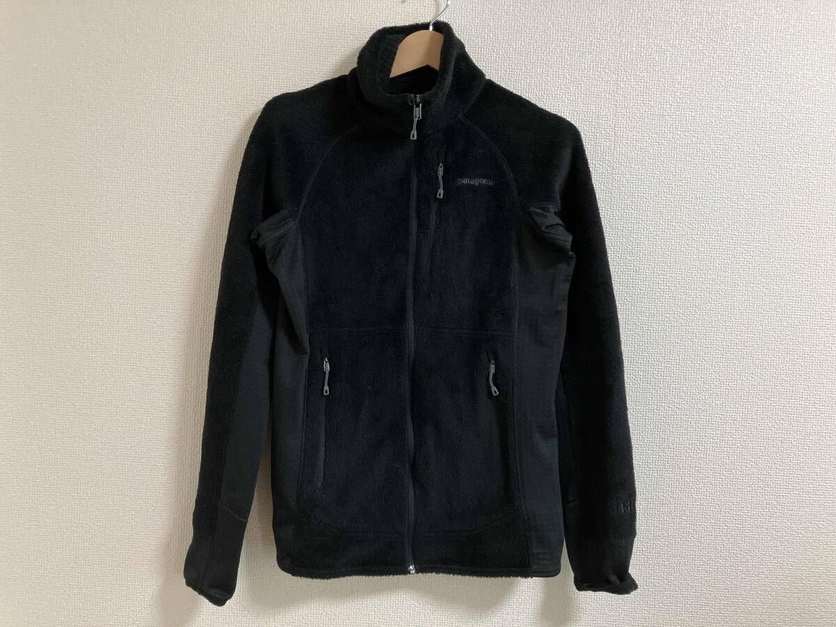 Patagonia/パーカー/R2 Fllece Jacke/25138/ブラック