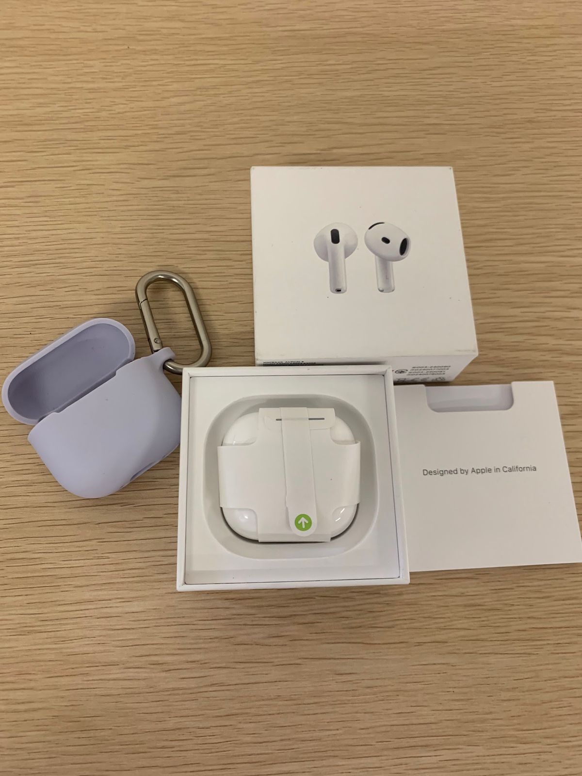 美品】Apple AirPods 4 MXP63J/A 本体 ケース付 【動作未確認