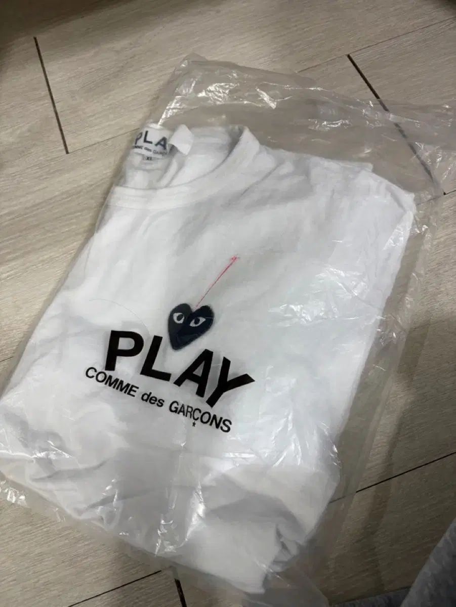 コム・デ・ギャルソン PLAY 半袖Tシャツ 白 6,046円