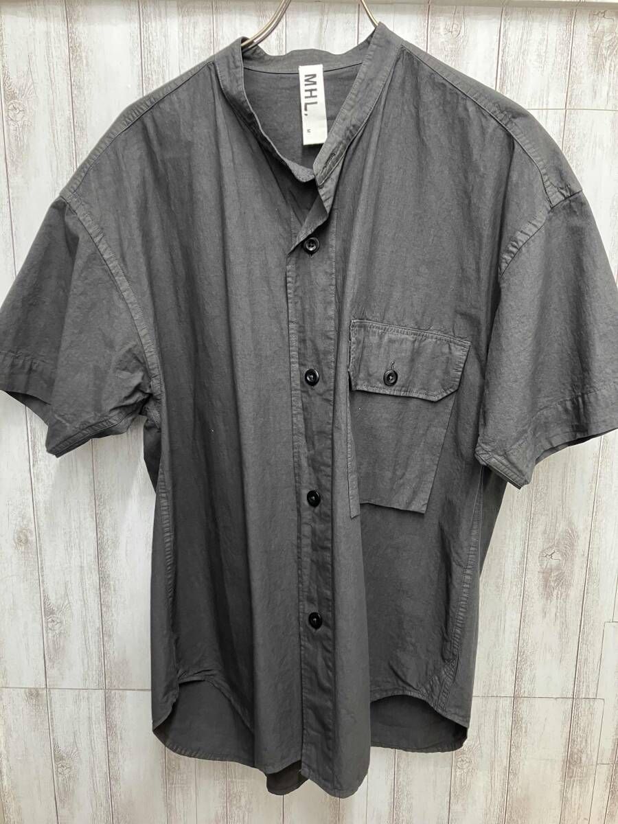 MHL./半袖シャツ/596-5150556 バンドカラーチャコール　グレー　サイズM 6,970円