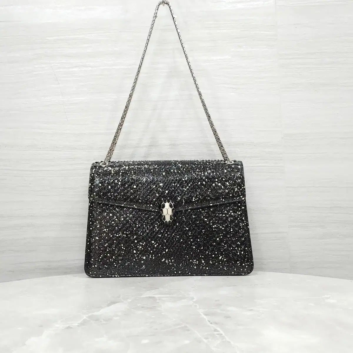 ブルガリ セルペンティ FOREVER チェーン ショルダーバッグ 114,356円
