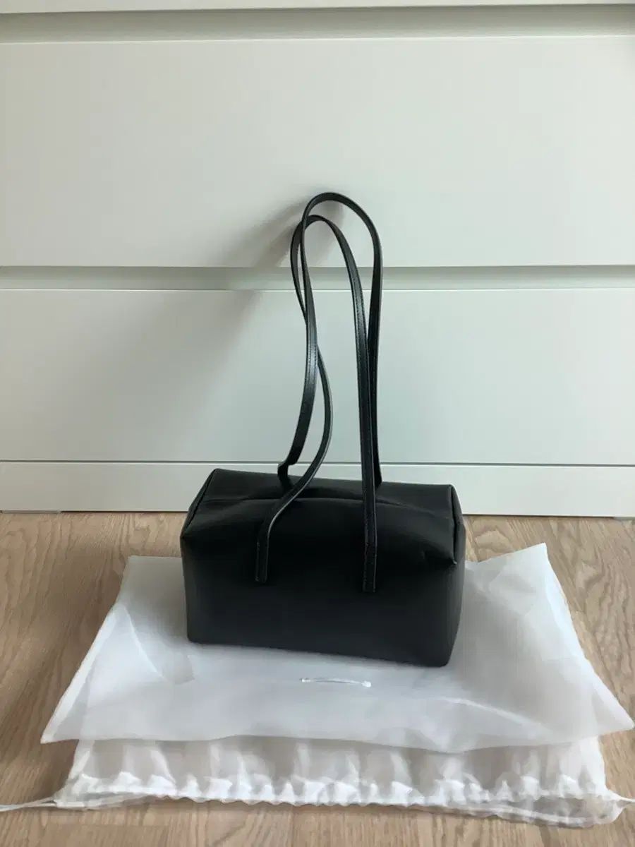 アモーメント Q ボックスバッグ スモール ブラック 32,965円