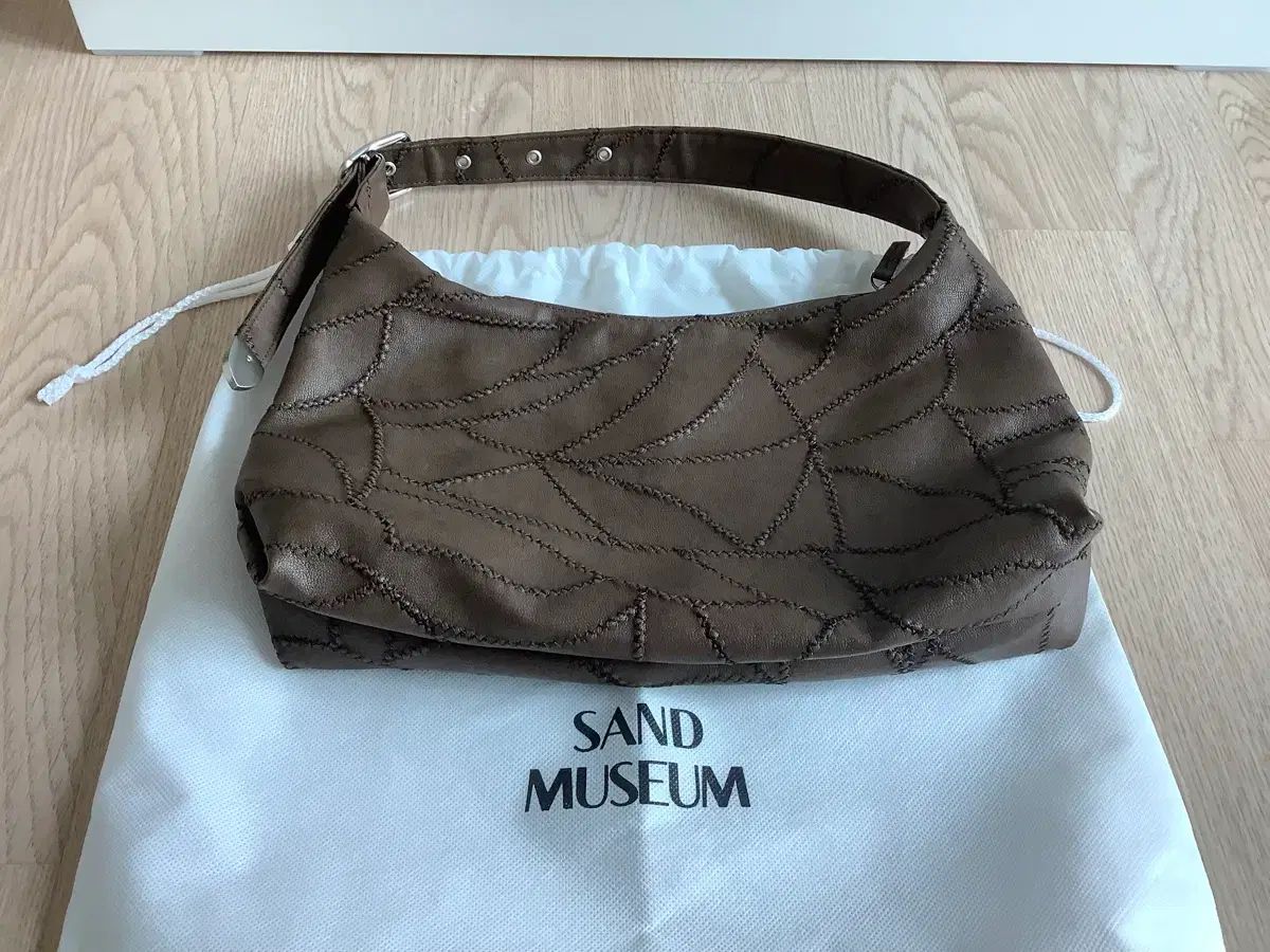 サンドMUSEUM ミュージアム カクタス HOBO BAG ミニ ブラウン