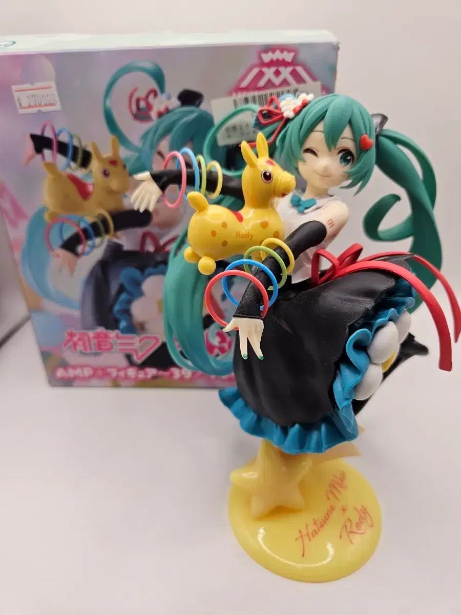 Exposición de figuras de colaboración de Hatsune Miku Rody