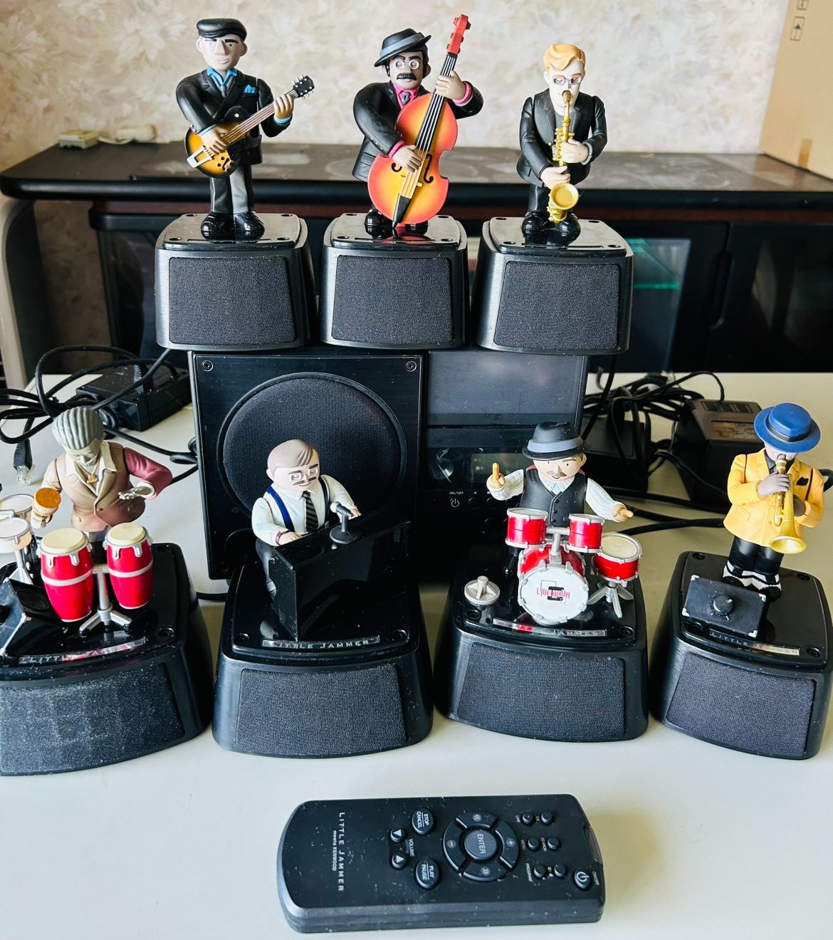 [SAME DAY SHIPPING] [WITH TRANSLATION] 7 Little Jarmer Music Figures+Main Unit+Remote