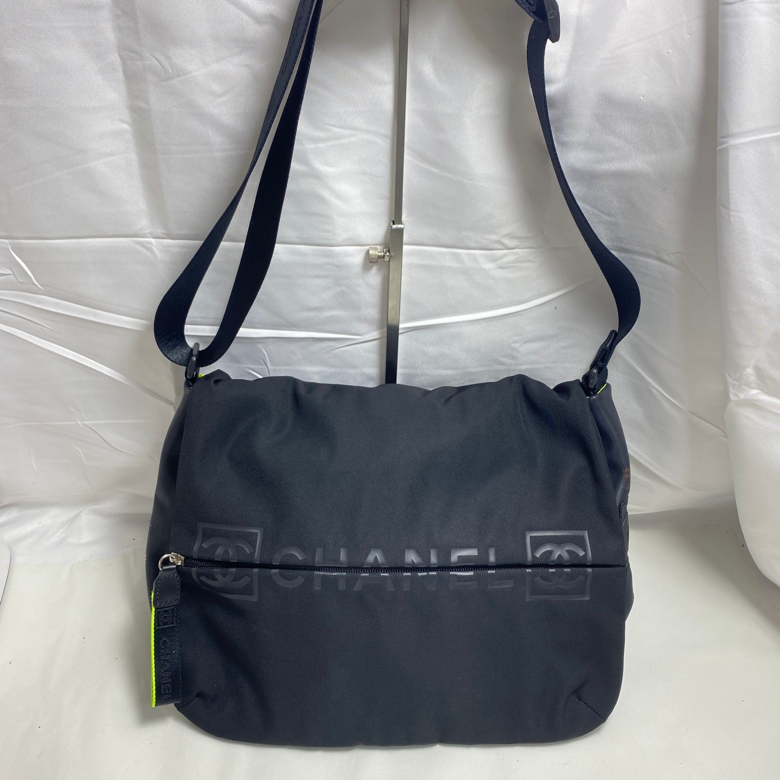 ★A062701★ 希少 CHANEL シャネル スポーツライン ショルダーバッグ ナイロン 斜め掛け 黒 M