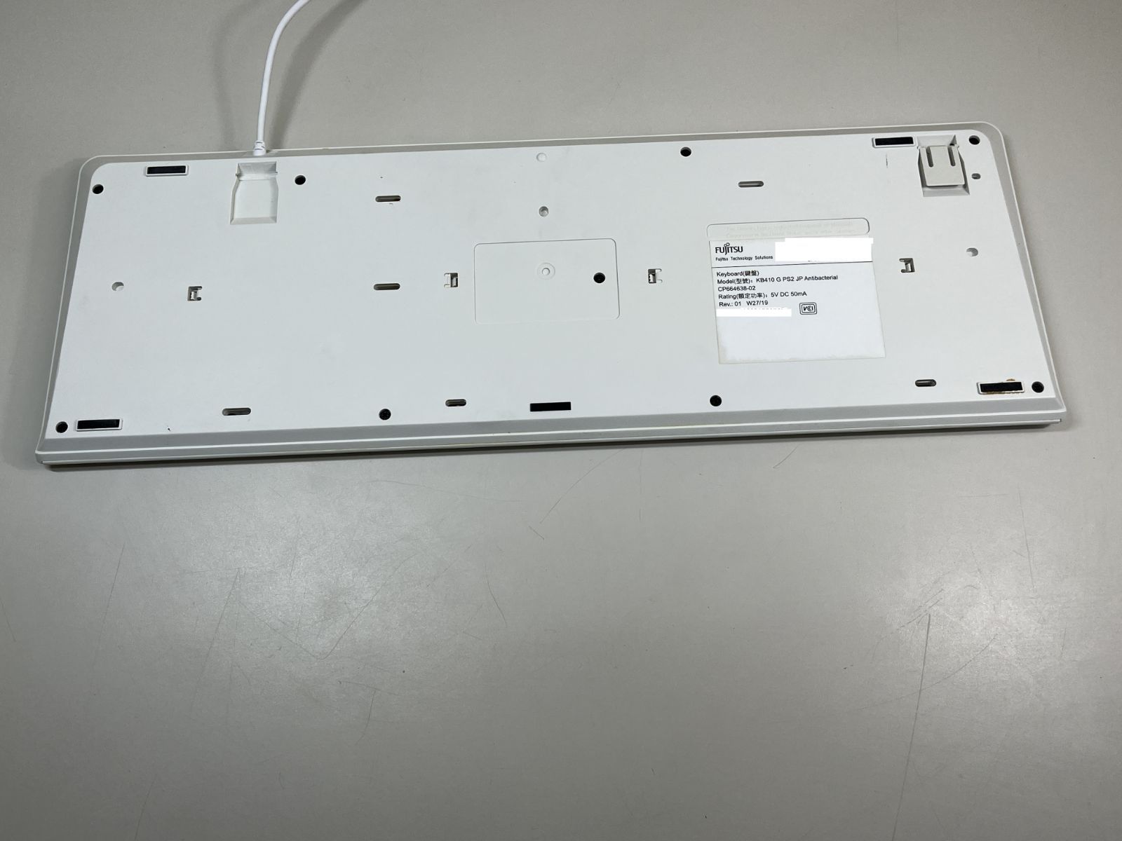 ◇FUJITSU KB410 G PS/2 日本語キーボード 抗菌 ホワイト 動作未確認