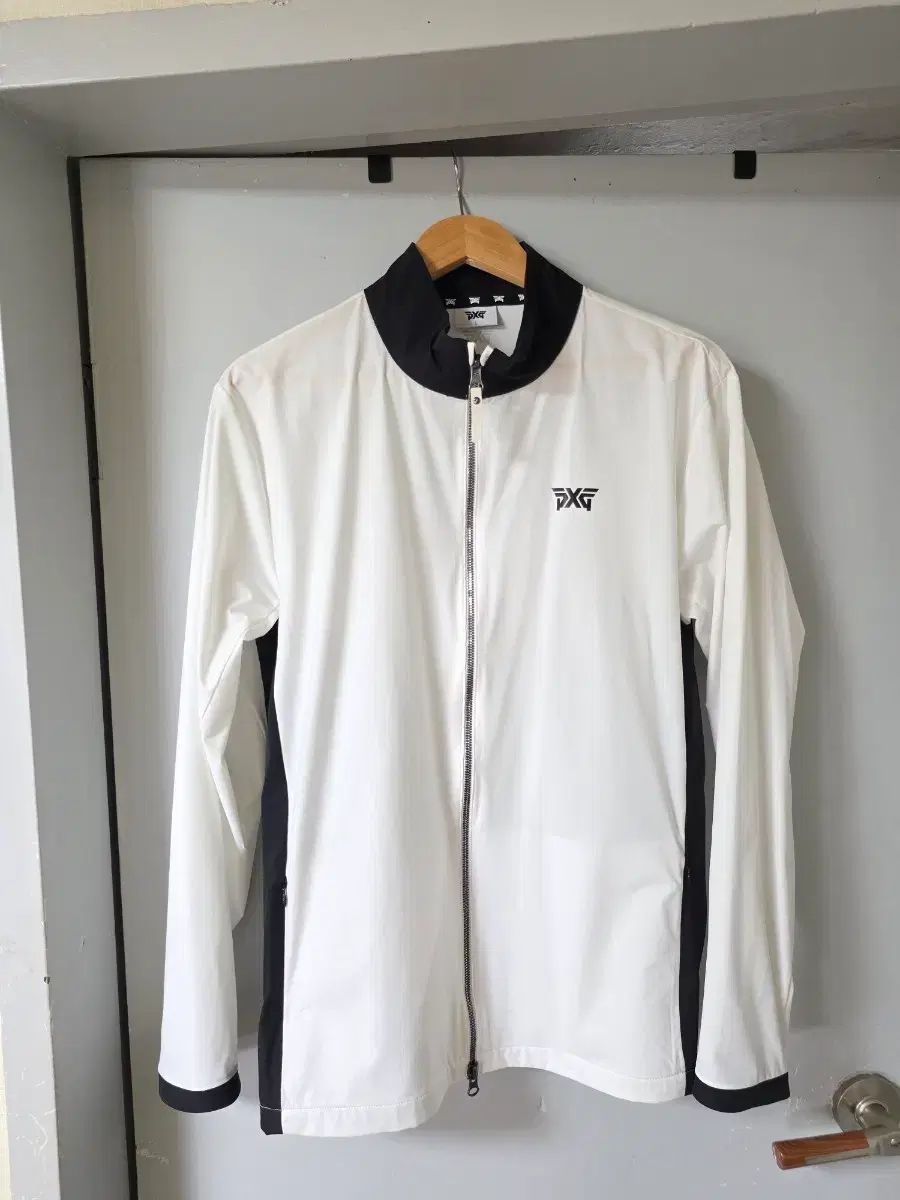 pxgウィンドブレーカー (正規品)(Lサイズ)(状態良し)(メンズ)(プロ様在庫処分)