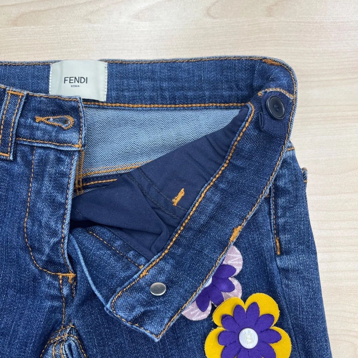 フェンディ FENDI】キッズ 美品！ジーンズ お花付きデニム お花