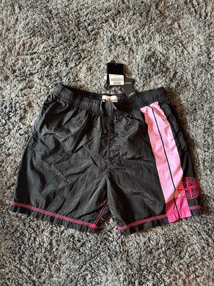 M ストーンアイランド ナイロンメタル スイムパンツ ショーツ