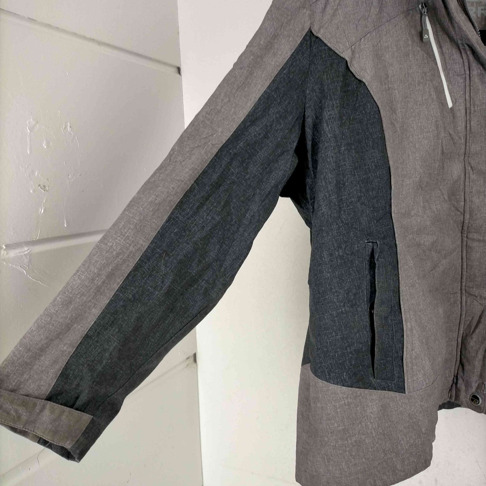 https://assets.mercari-shops-static.com/-/large/plain/2JUaibgsXF5kETtJZGzp9w.jpg@jpg