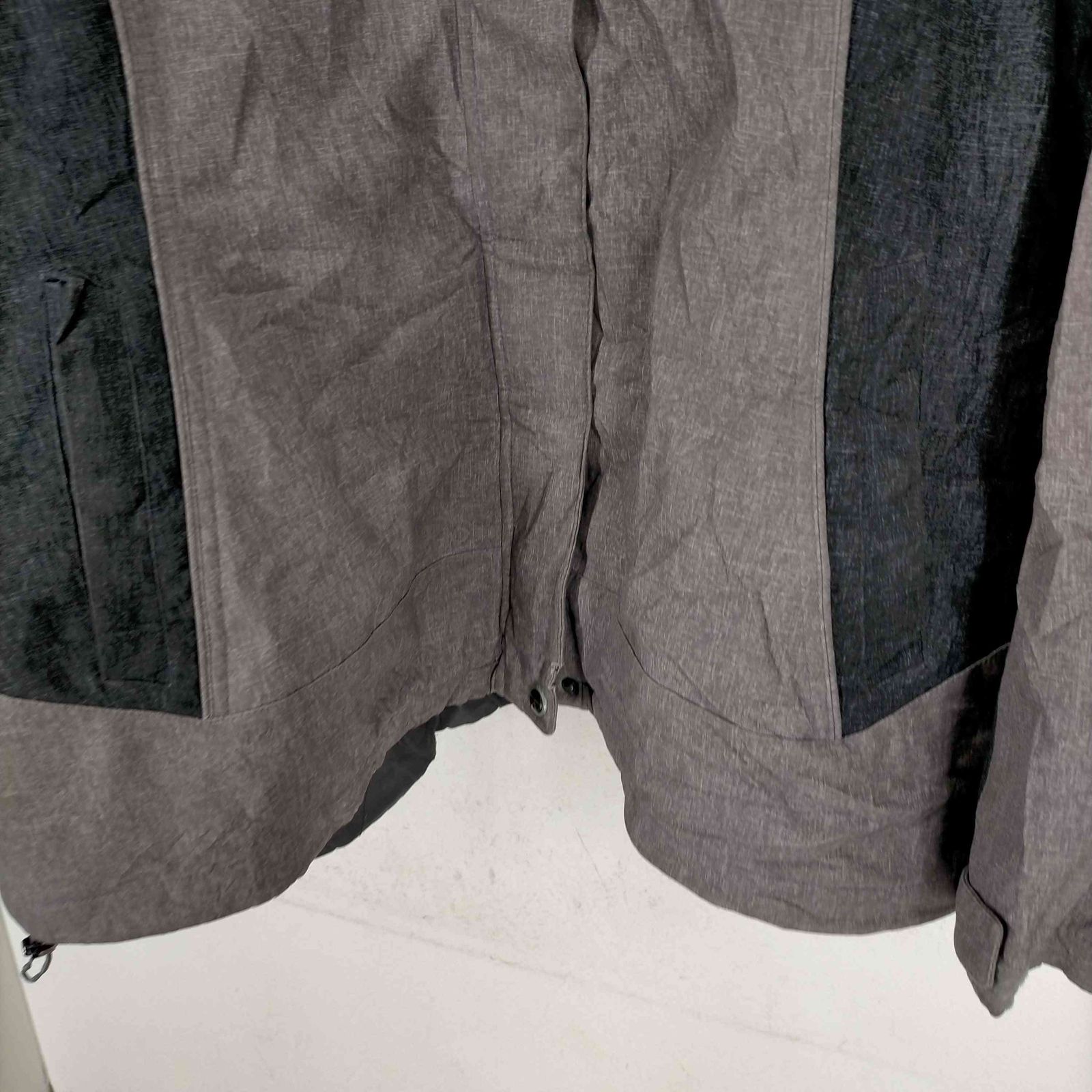 https://assets.mercari-shops-static.com/-/large/plain/2JUaibgxtVT5WDUNtoUwoN.jpg@jpg