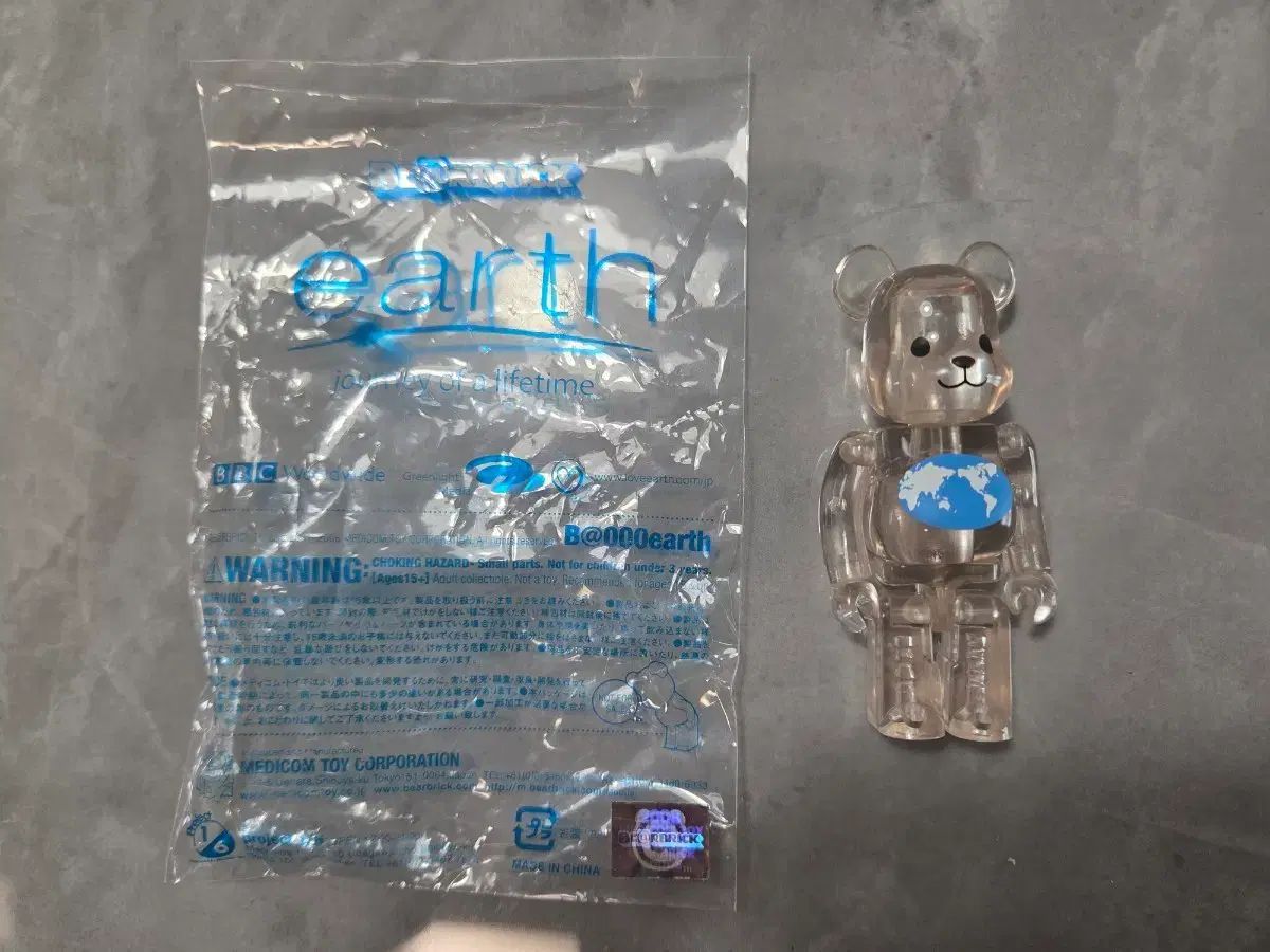 BE@RBRICK(ベアブリック) earth journey lifetime 地球 開封 ポップ 出品