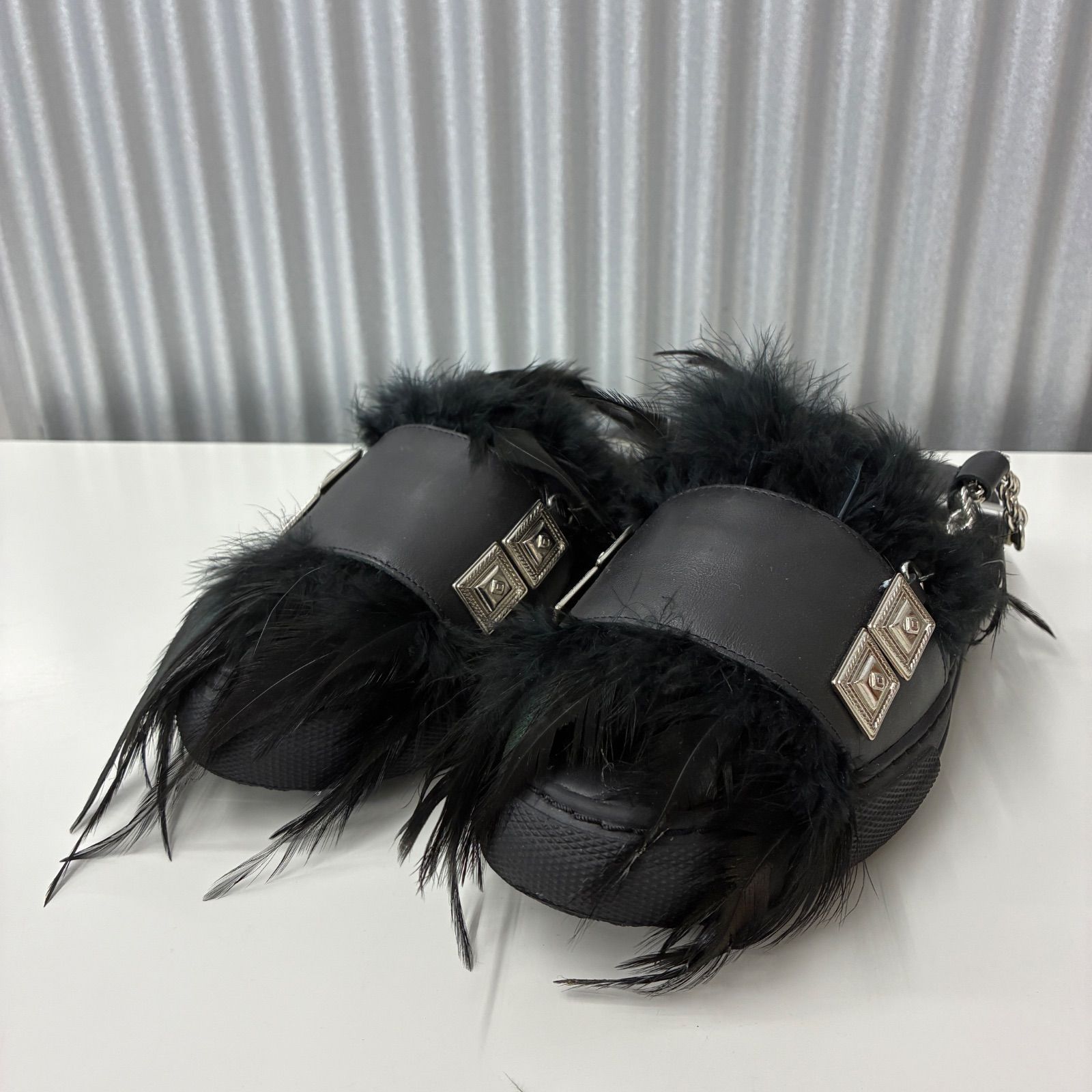 TOGA PULLA フェザーサンダル ブラック