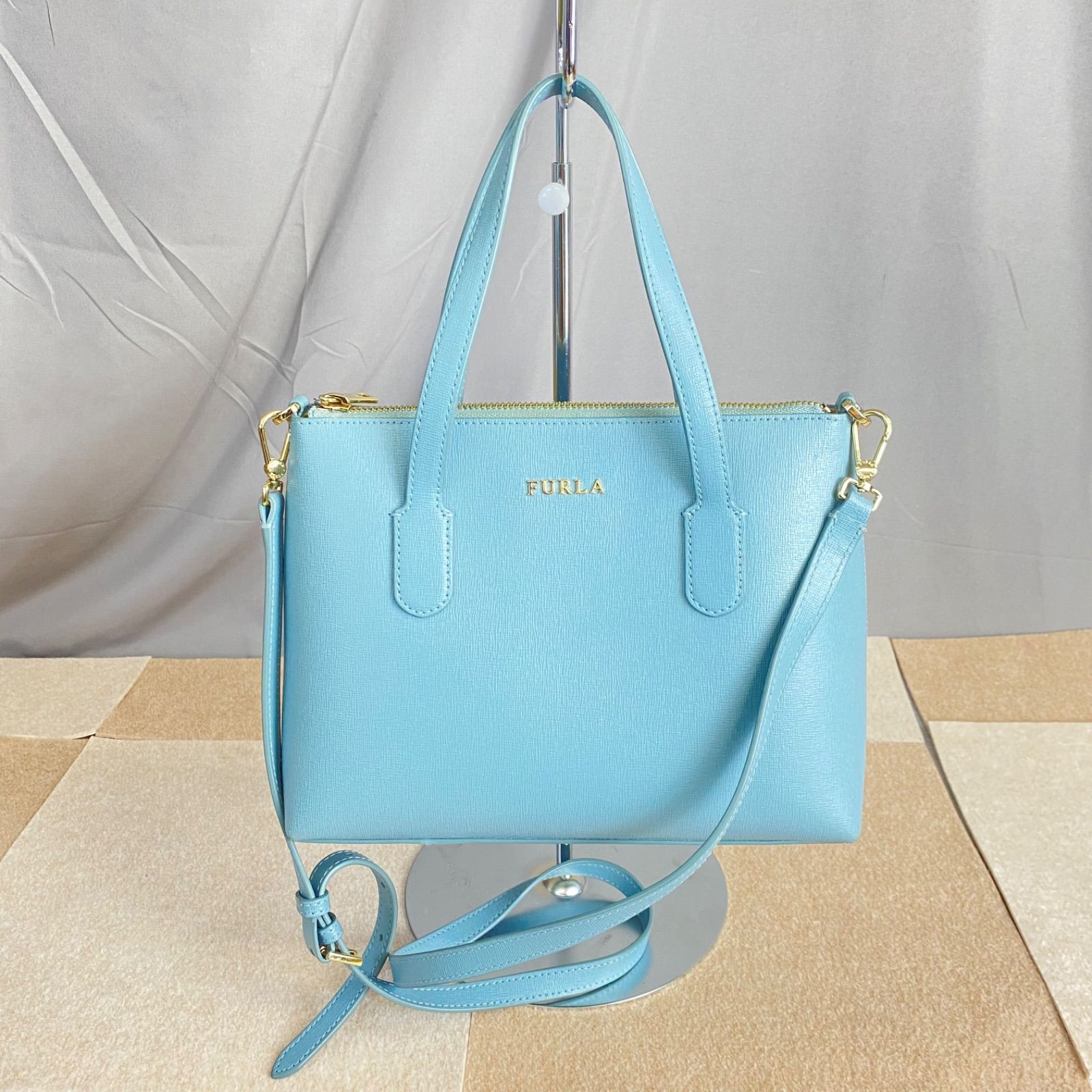 E フルラ FURLA トートバッグ 2WAY ライトブルー 水色 ゴールド金具