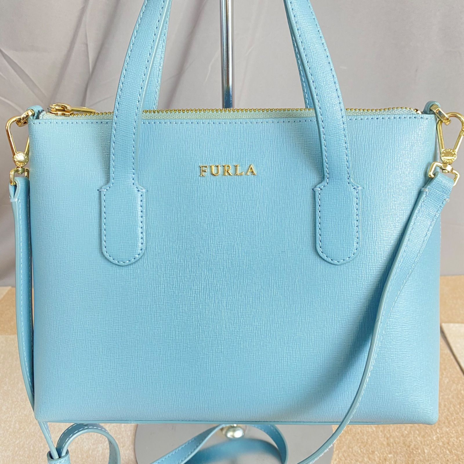 E フルラ FURLA トートバッグ 2WAY ライトブルー 水色 ゴールド金具