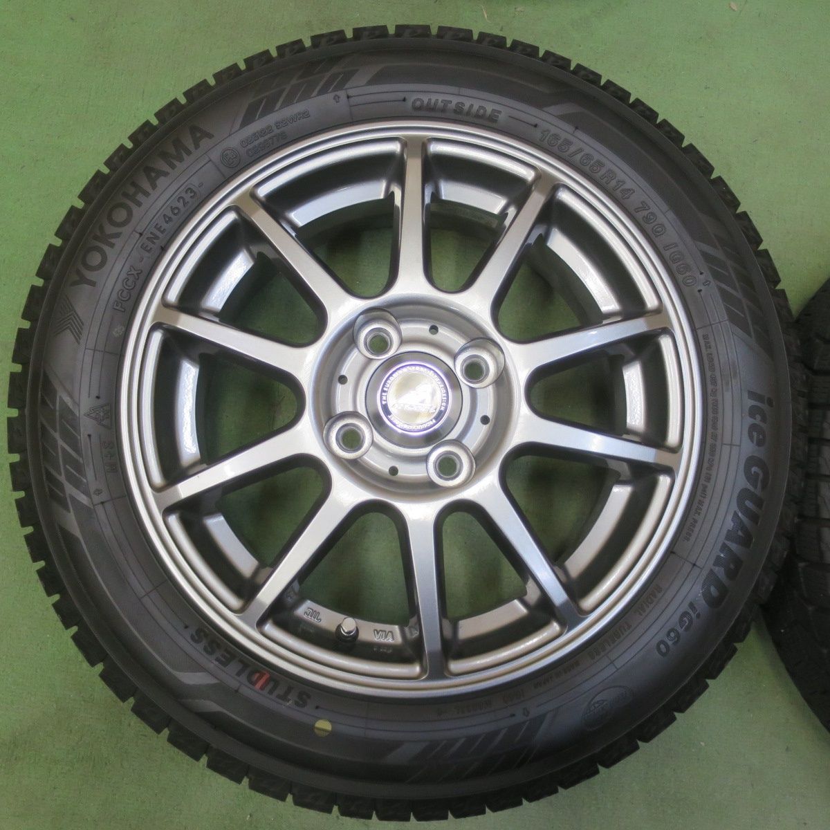 バリ溝！23年！キレイ！ほぼ10分◎スタッドレス 165/65R14 ヨコハマ